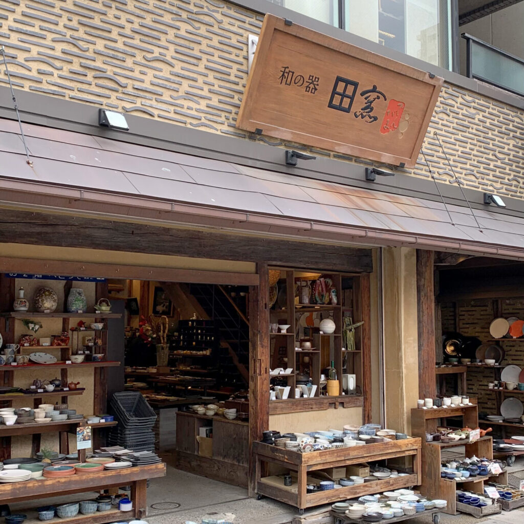 Dengama, Japanese Tableware Shop, Kappabashi, Tokyo Walking Guide