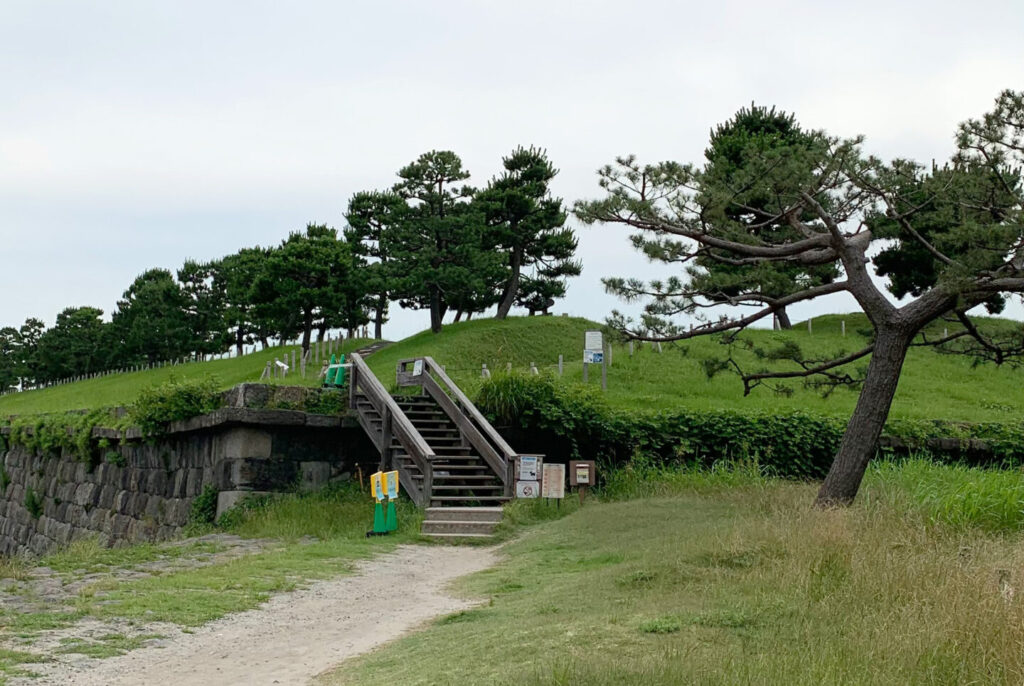 Entrance of Battery Ruins, Odaiba Seaside Park, Tokyo