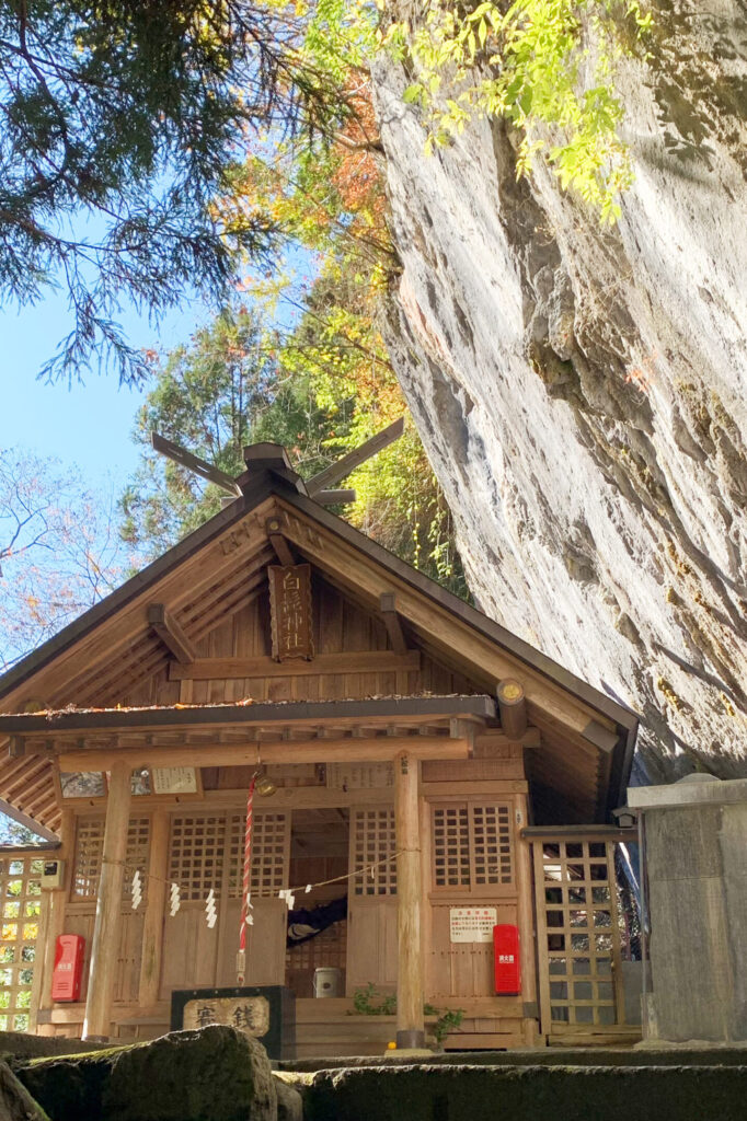 Shirahige Shrine, Okutama Old Road, Okutama, Tokyo Walking Guide