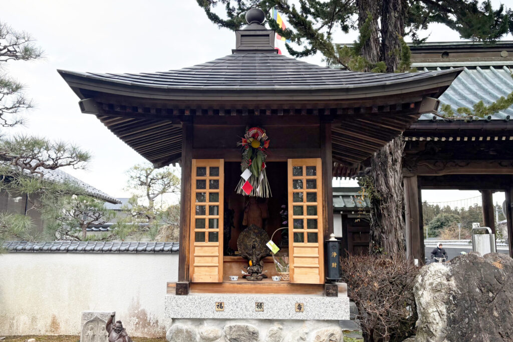 Fukurokuju, Gyokurin-ji, Shichifukujin Pilgrimage, Akiruno, Tokyo Walking Guide